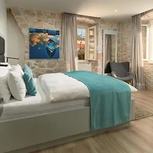 https://bernardi-luxury-rooms-2.splithotels.org