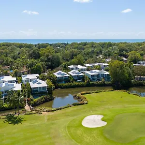 https://escape-villas.cairnshotels4all.com